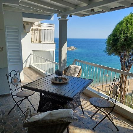 Balcony By The Sea Apartment Palaiontsiflikion Ngoại thất bức ảnh